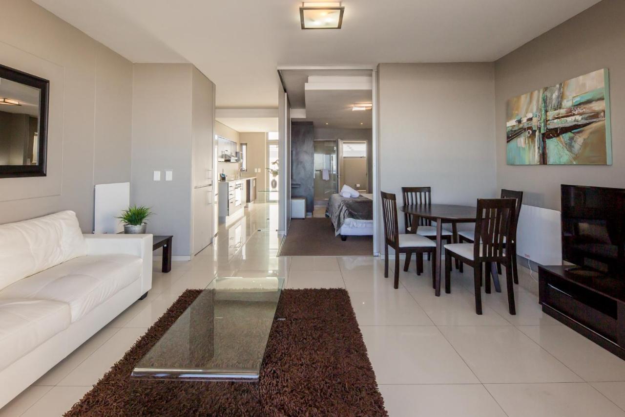 Infinity Self Catering Apartments Bloubergstrand Exterior photo